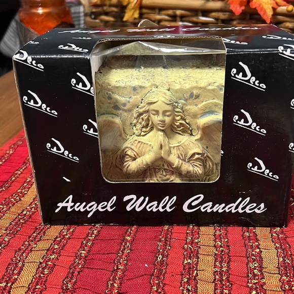 eDeco Studios Angel Wall Three Wick Candle New in Box - Picture 6 of 7